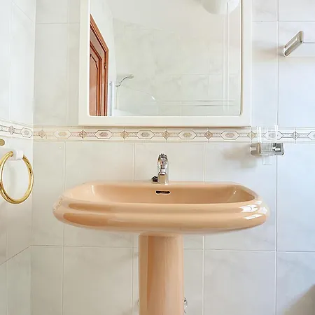 Enorme Triplex En El Centro De O Grove