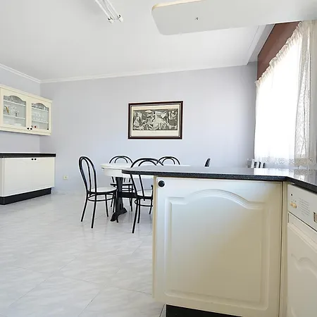 Enorme Triplex En El Centro De Apartment O Grove